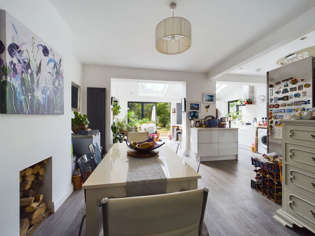 Property photo 3 of 21