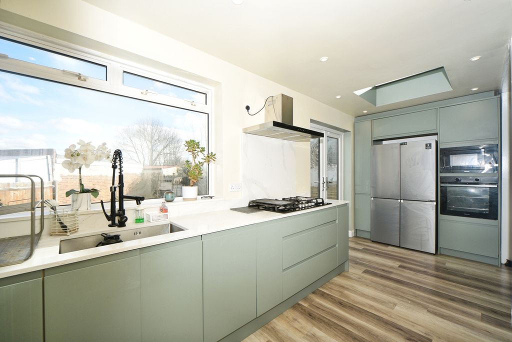 Property photo 3 of 26 Dsc_4346