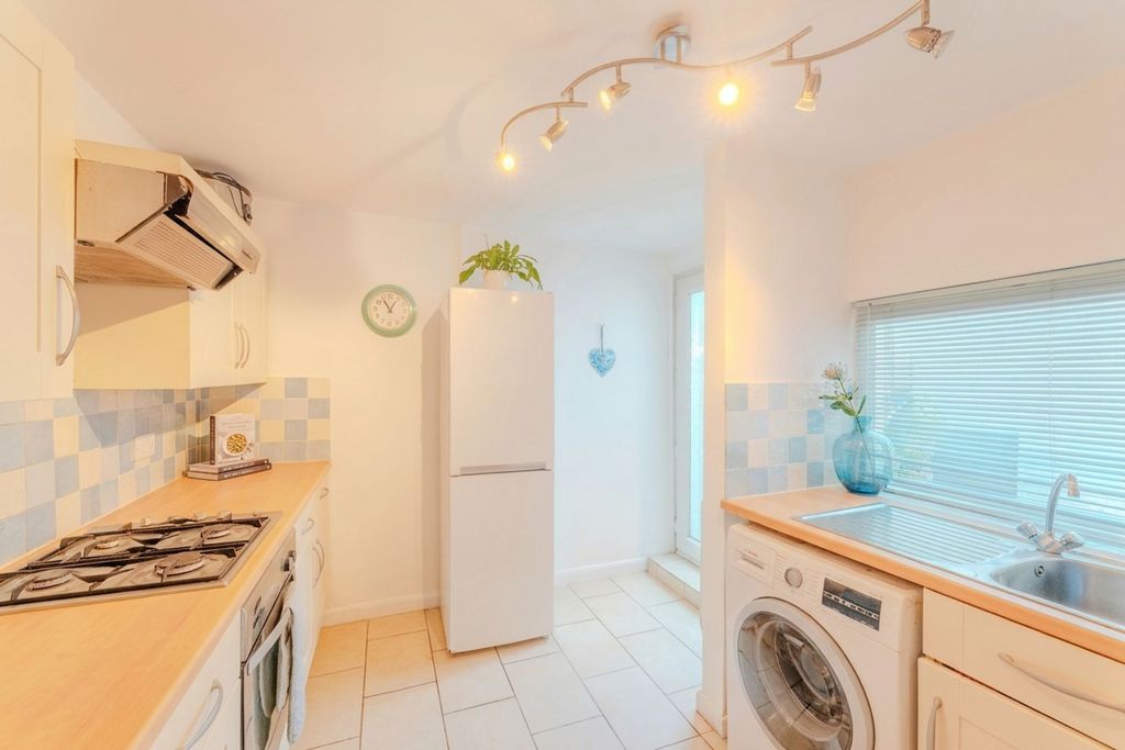 Property photo 3 of 17