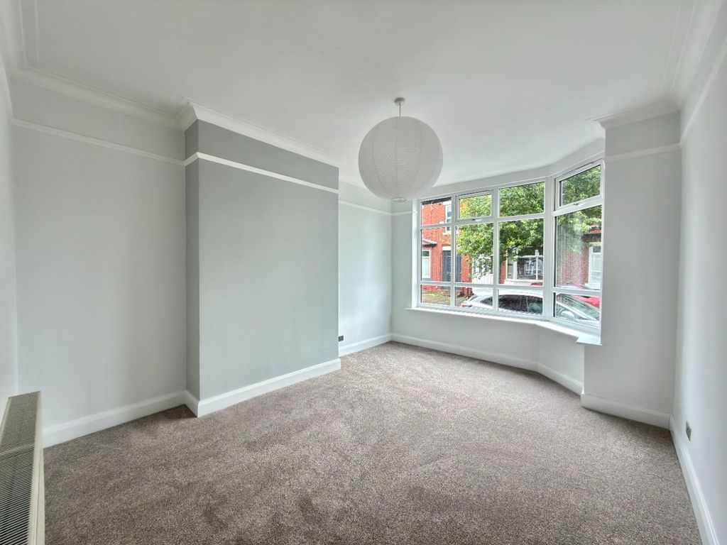 Property photo 2 of 30