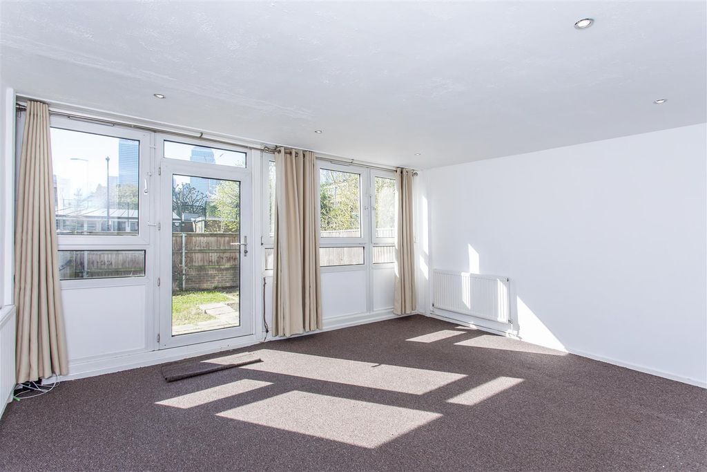 Property photo 2 of 15 Reception