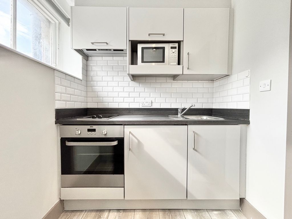 Property photo 2 of 8 Gallery