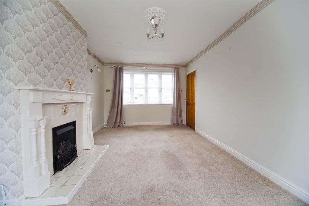 Property photo 3 of 26