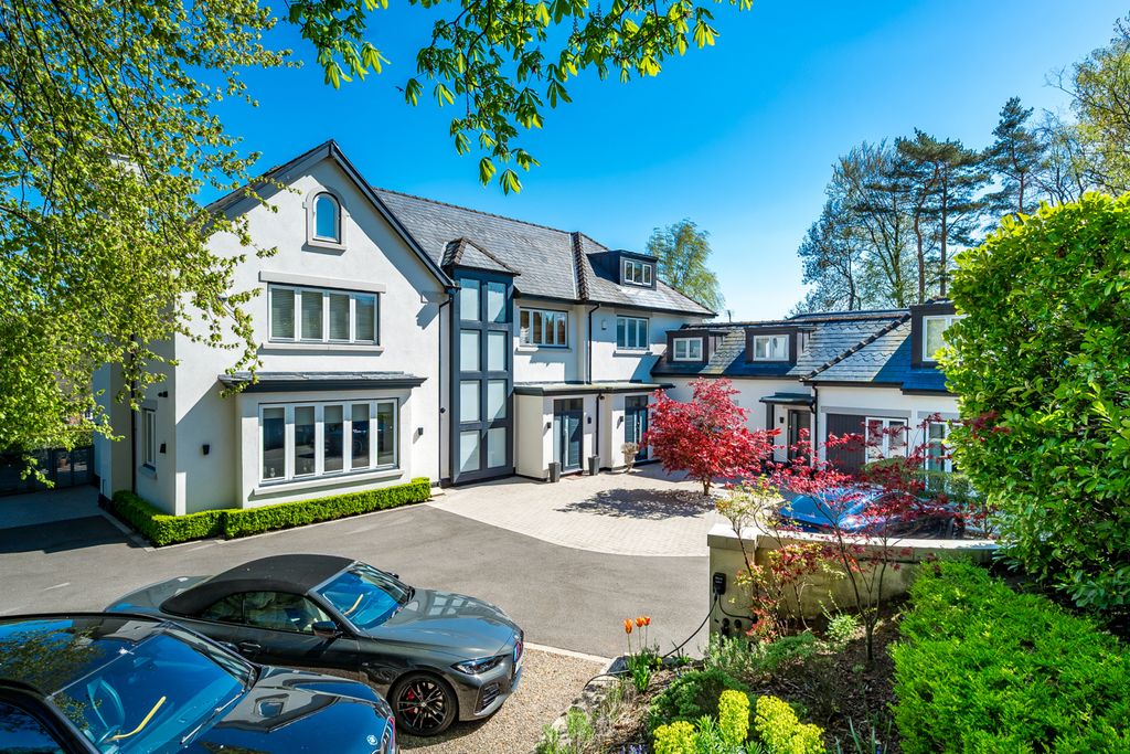 Property photo 1 of 26 2 The Willows