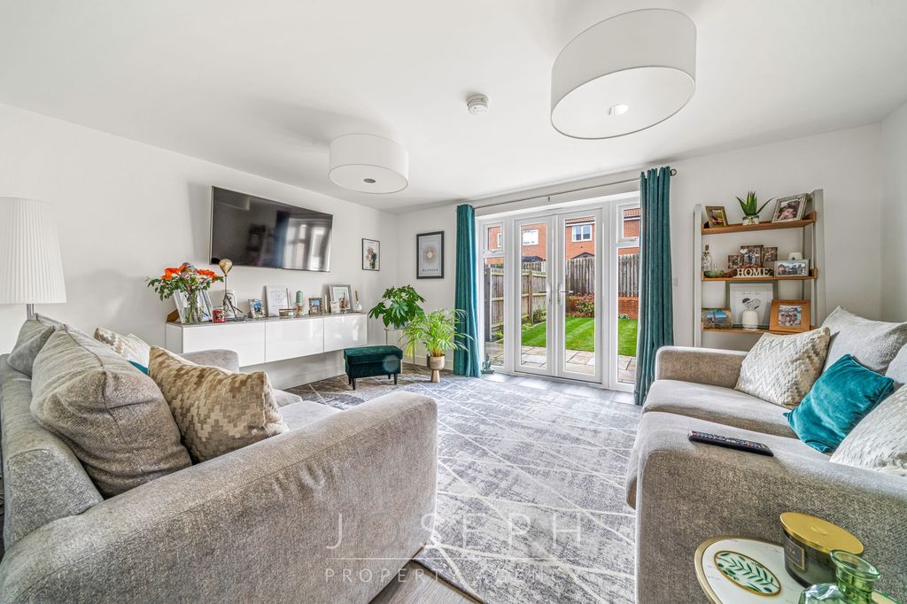 Property photo 2 of 14