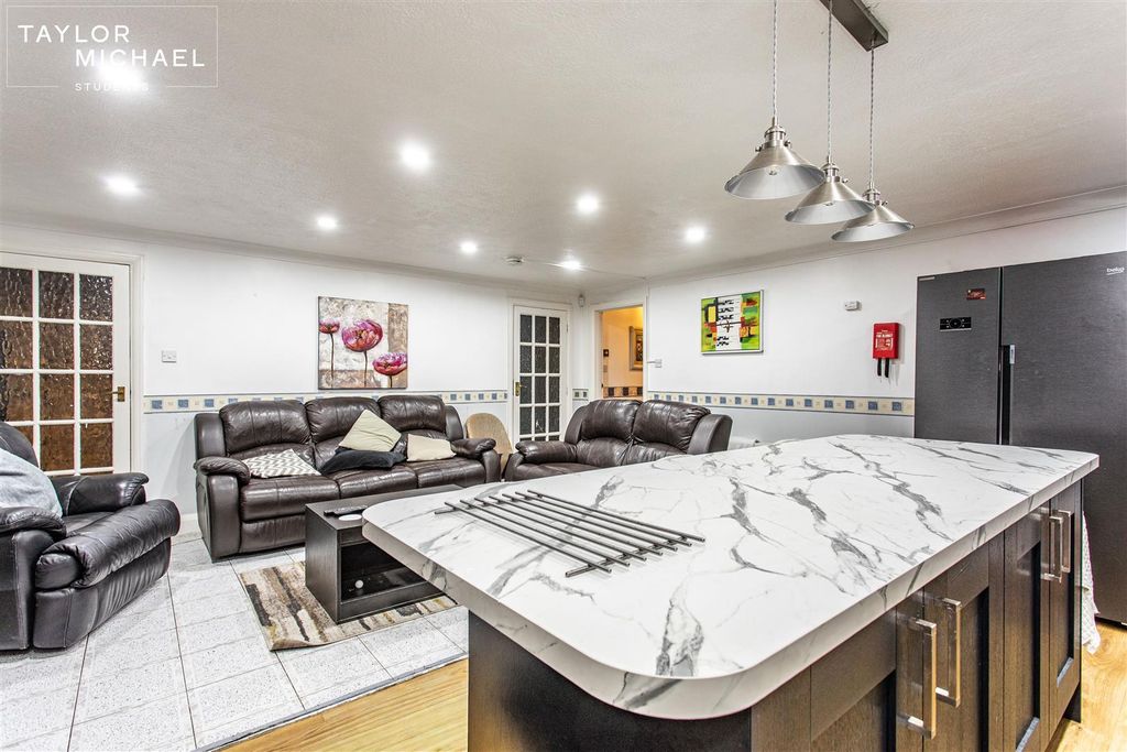 Property photo 1 of 28 Kitchen