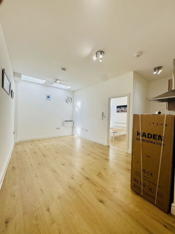 Property photo 3 of 8 Gallery