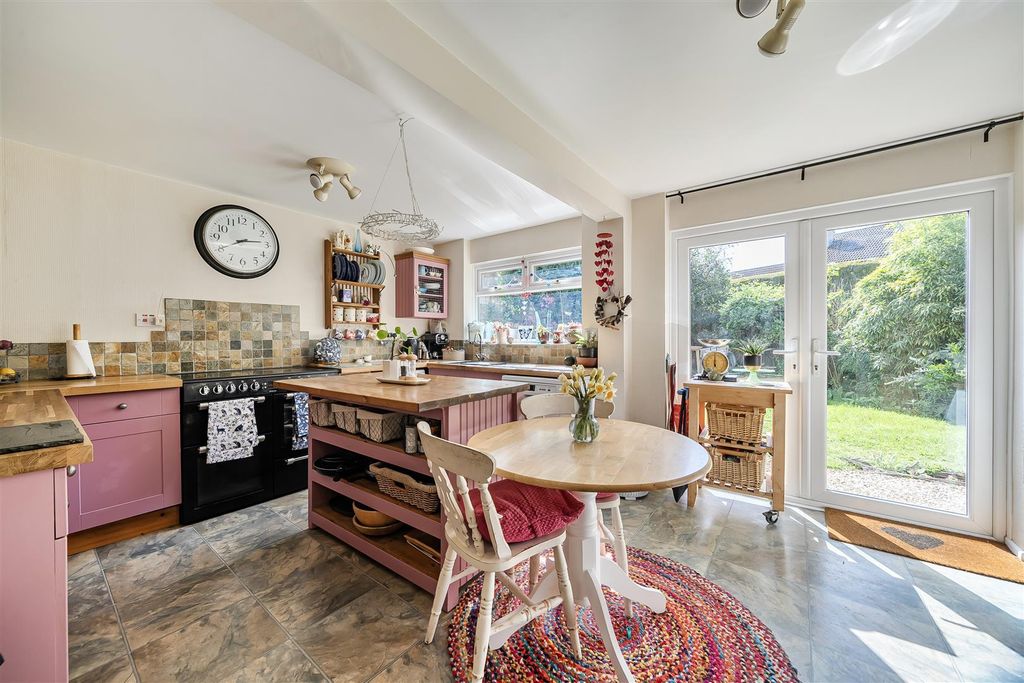 Property photo 3 of 16 Kitchen