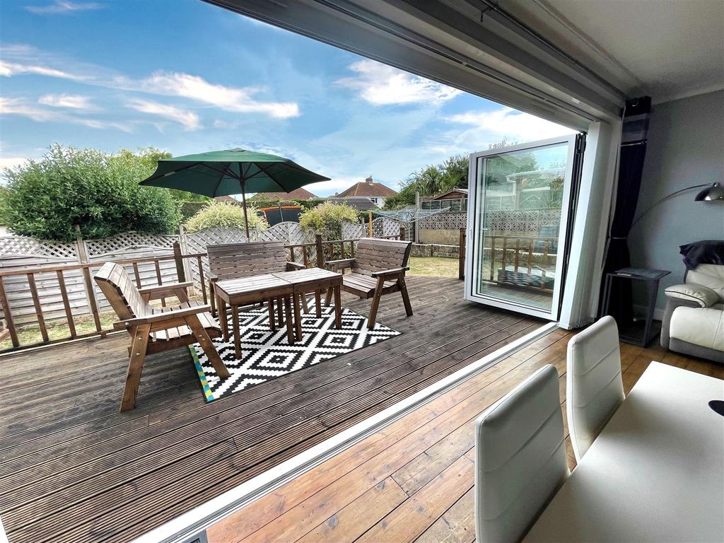 Property photo 2 of 14 Decking.Jpg