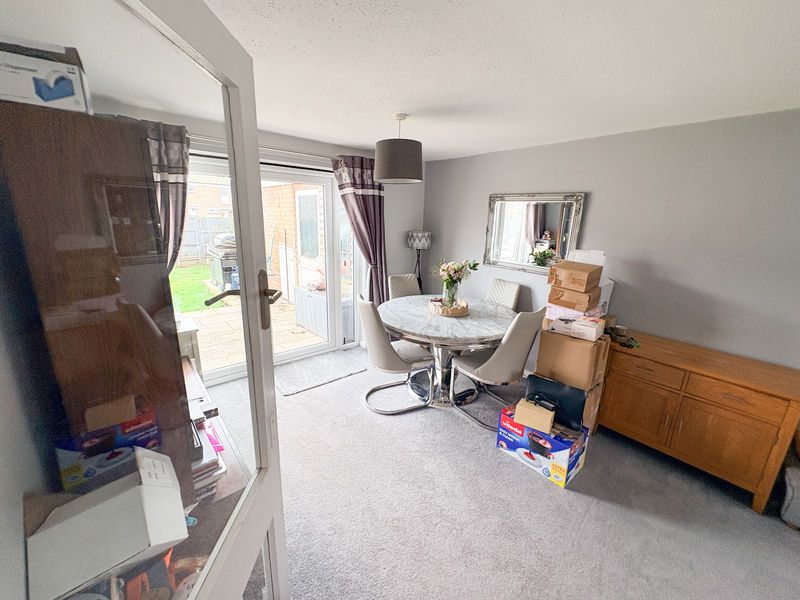 Property photo 3 of 8 Photo 4