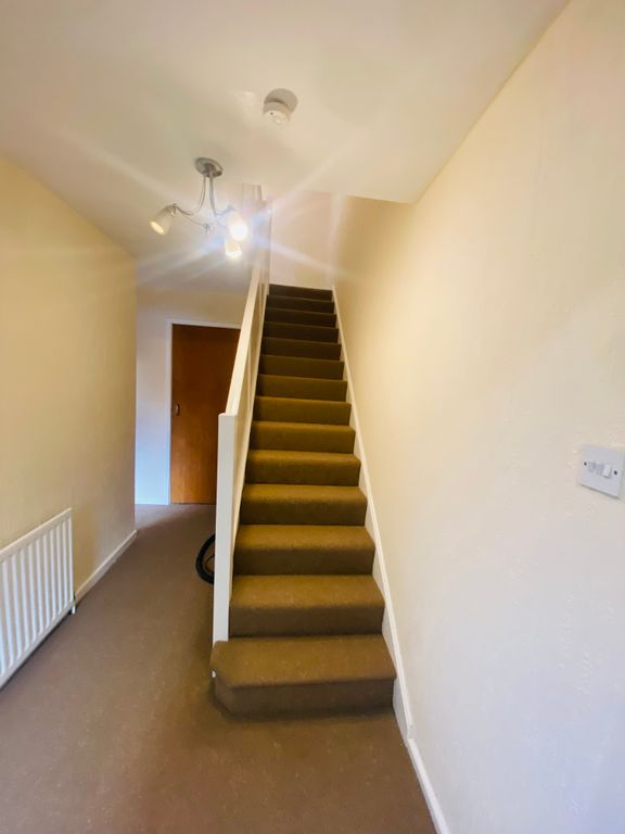 Property photo 3 of 18 Entrance Hallway