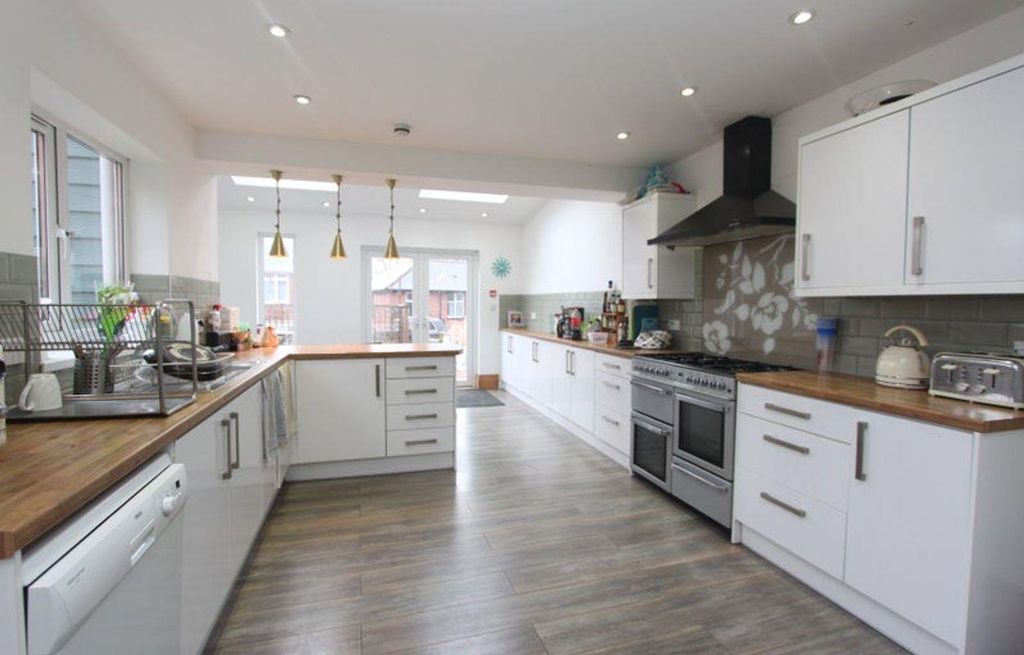 Property photo 3 of 17 61840660.Jpg