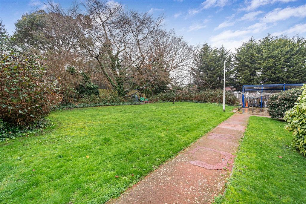 Property photo 2 of 15 5_72708.Jpg