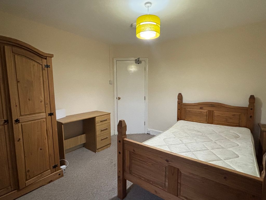 Property photo 3 of 4