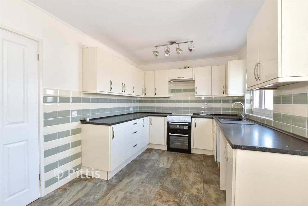 Property photo 3 of 13 Kitchen