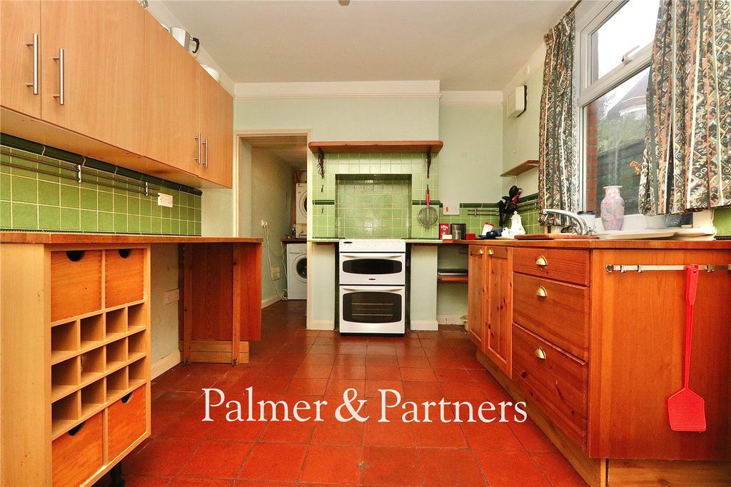 Property photo 2 of 17 Picture No. 34