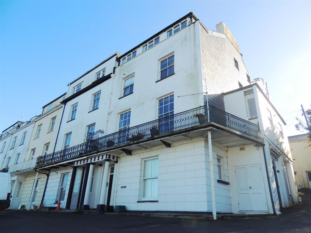 Property photo 1 of 7 Front