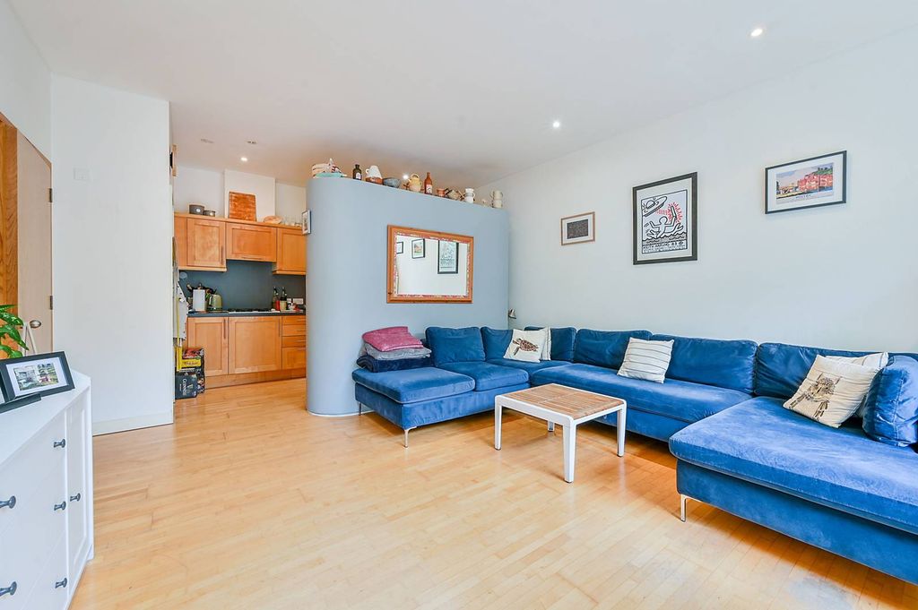 Property photo 3 of 11
