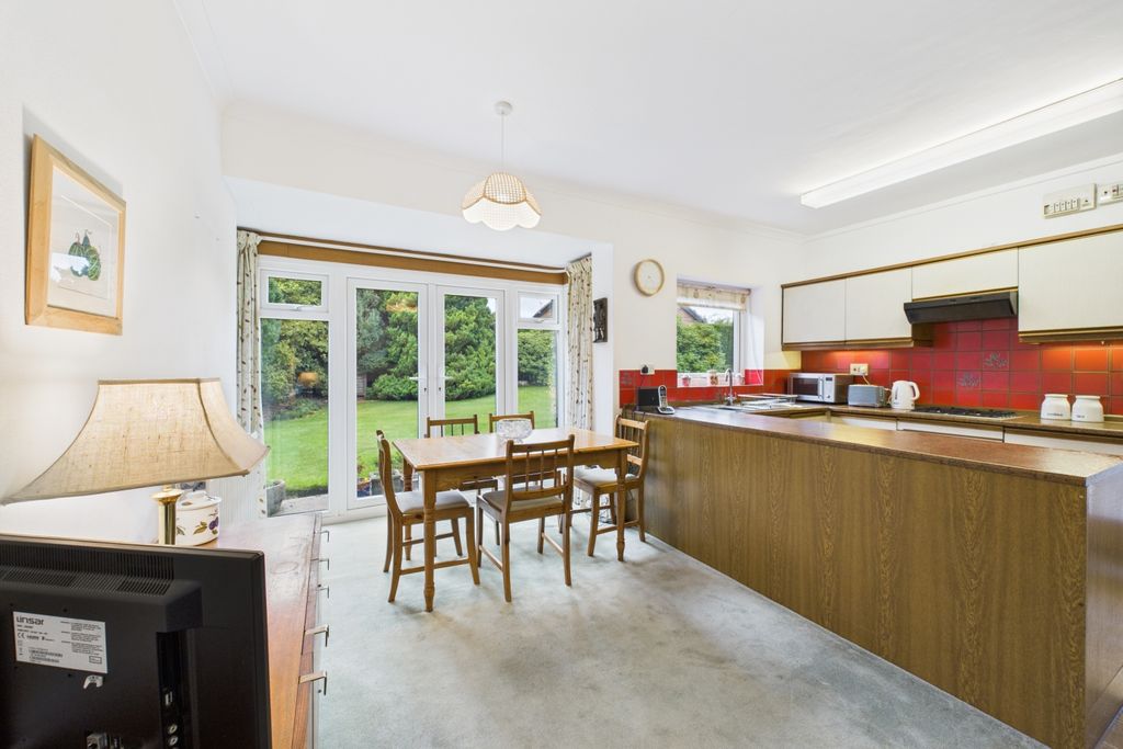 Property photo 3 of 28 Dining Area