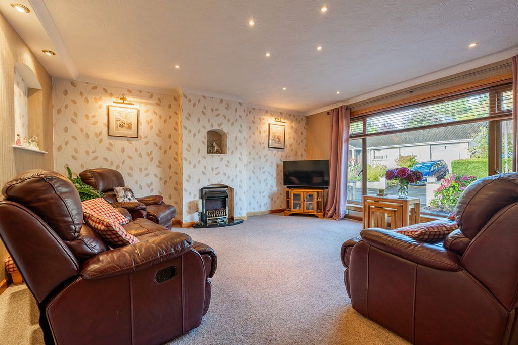 Property photo 3 of 50