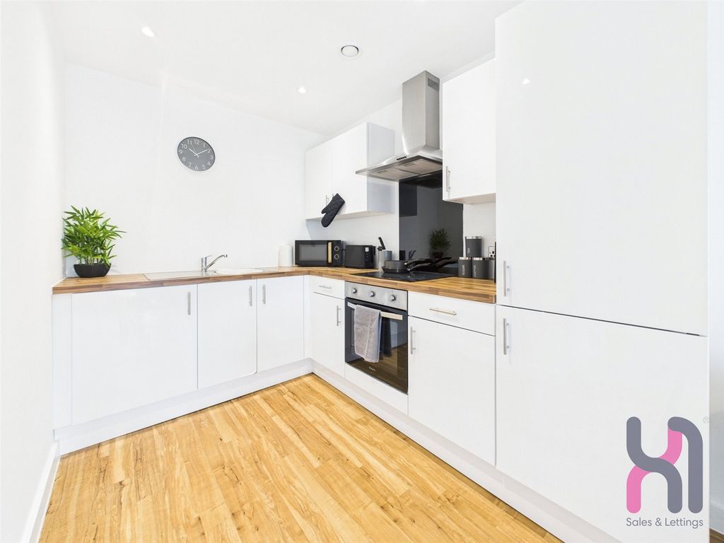 Property photo 3 of 9 Picture No. 20