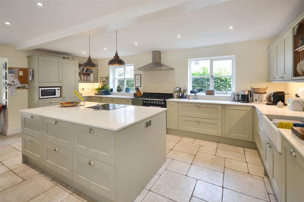 Property photo 2 of 15 Kitchen
