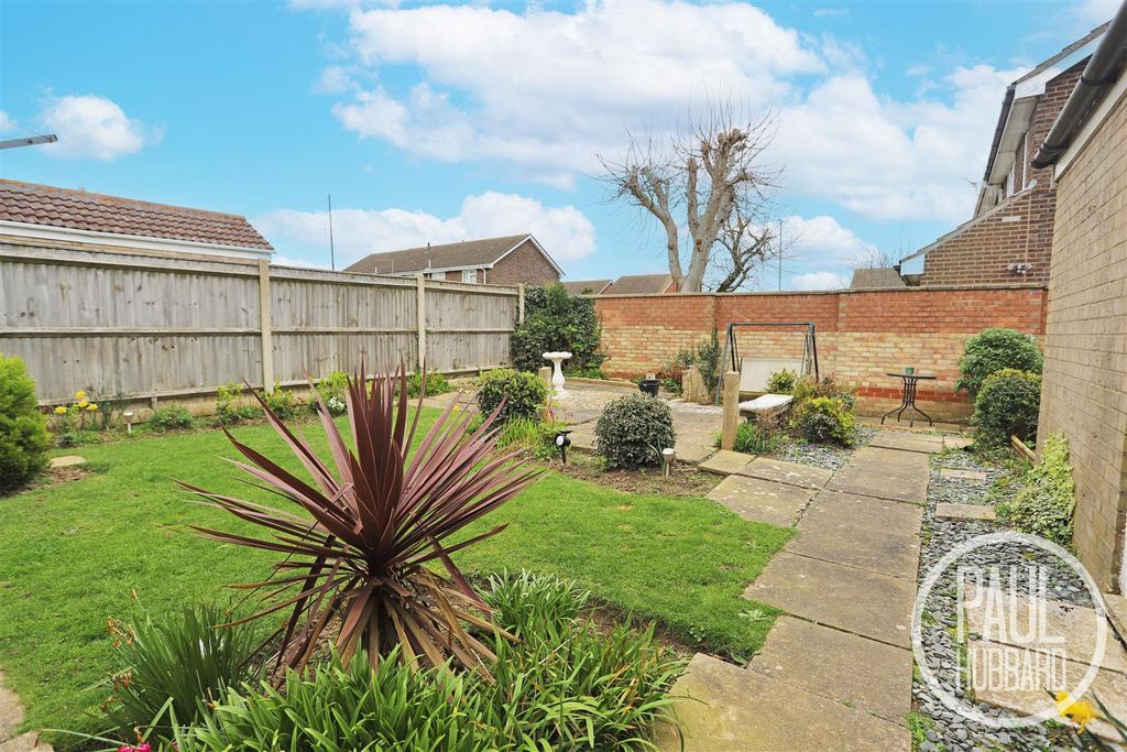 Property photo 2 of 11