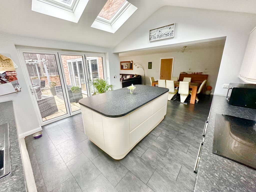 Property photo 3 of 27 Img_4904