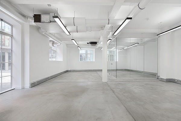 Property photo 2 of 10 Serviced Office To Rent In Hatfields, Waterloo, Se