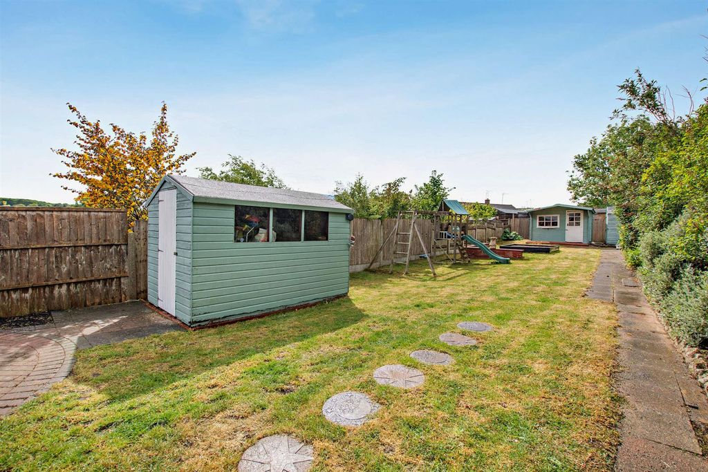 Property photo 1 of 17 Garden