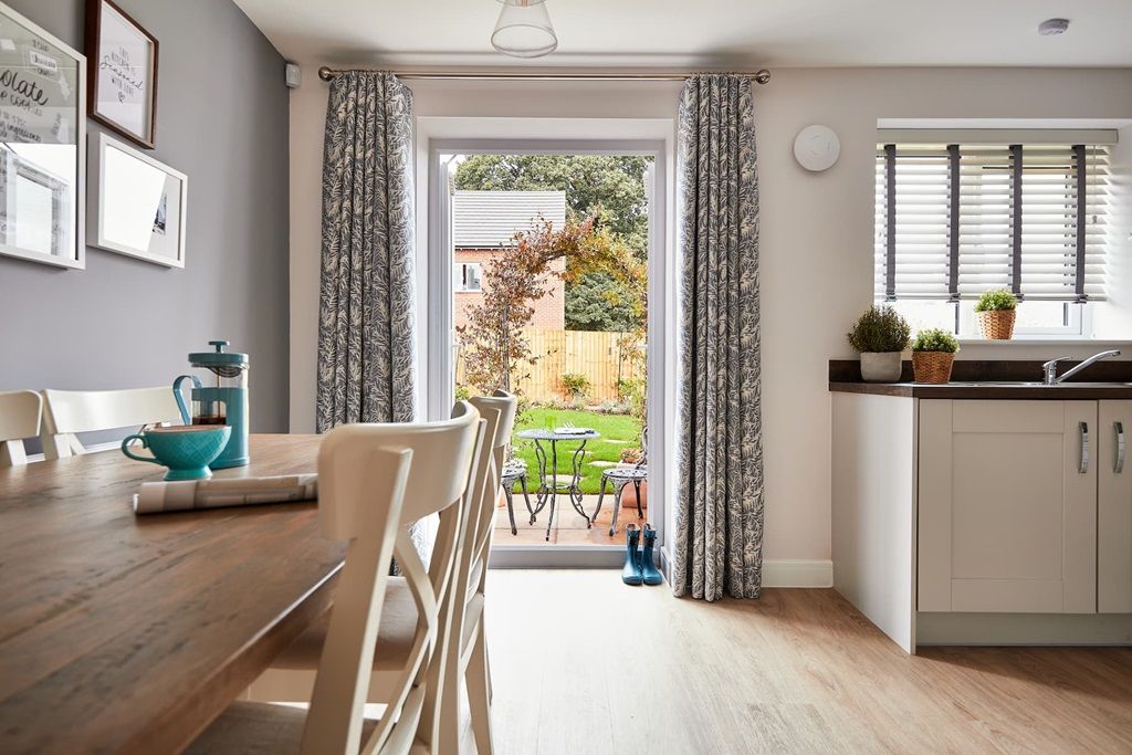 Property photo 2 of 12 Light And Airy