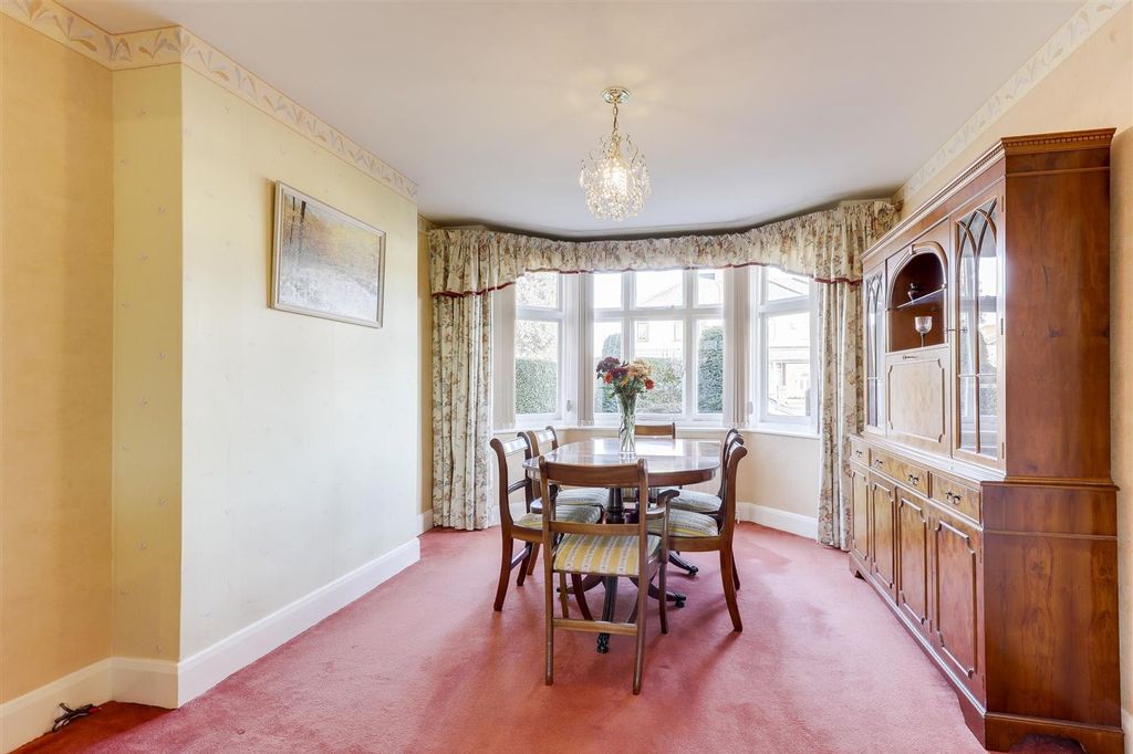 Property photo 2 of 25