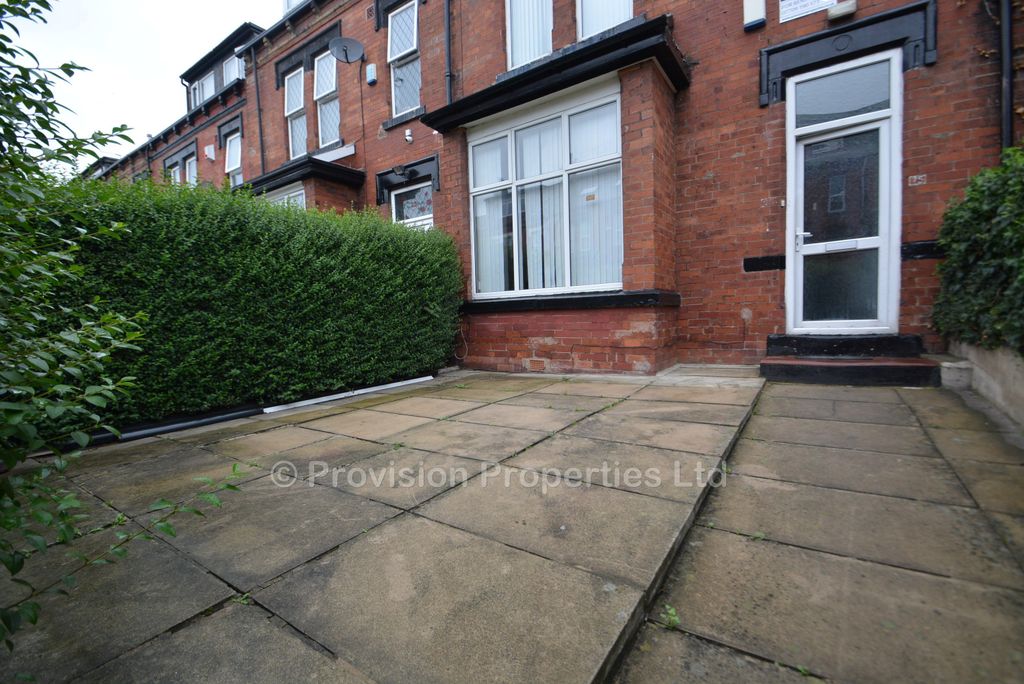 Property photo 2 of 12 Photo