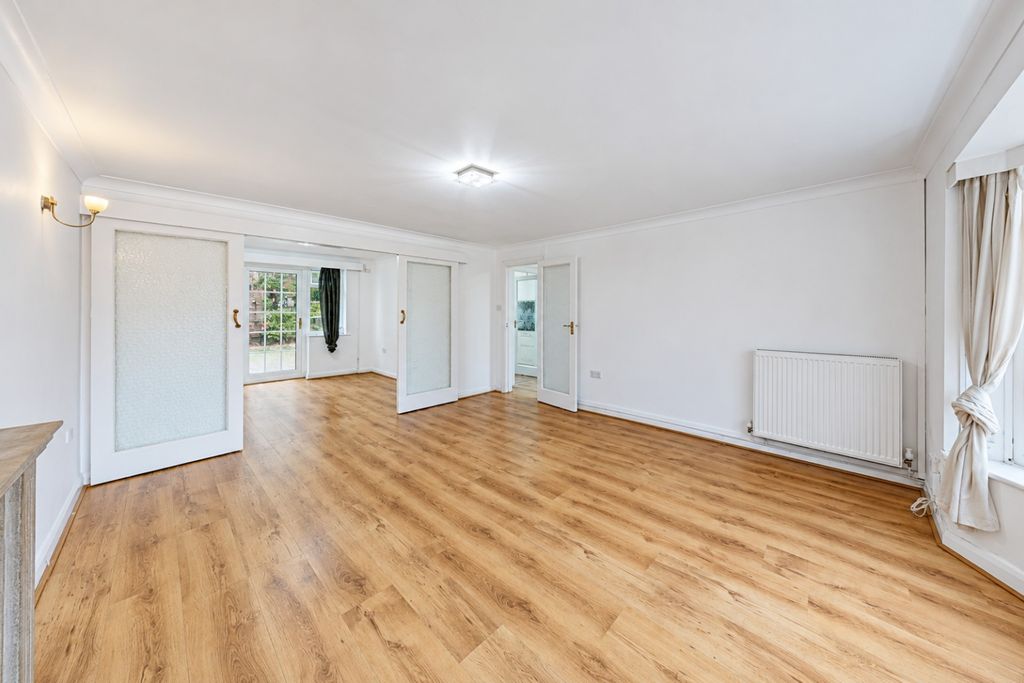 Property photo 2 of 15 5718892