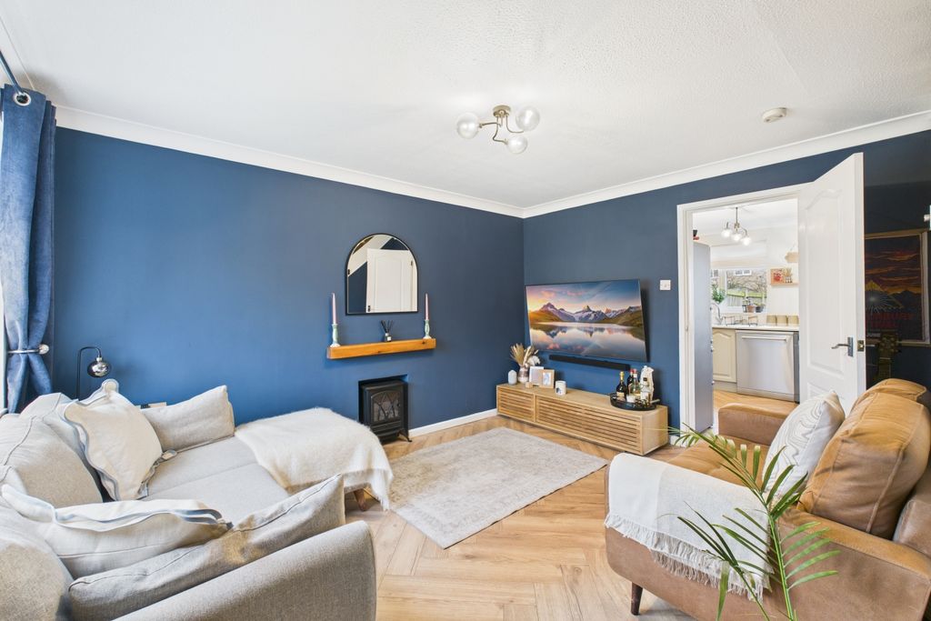 Property photo 2 of 15 Cam03162G0-Pr0402-Still014