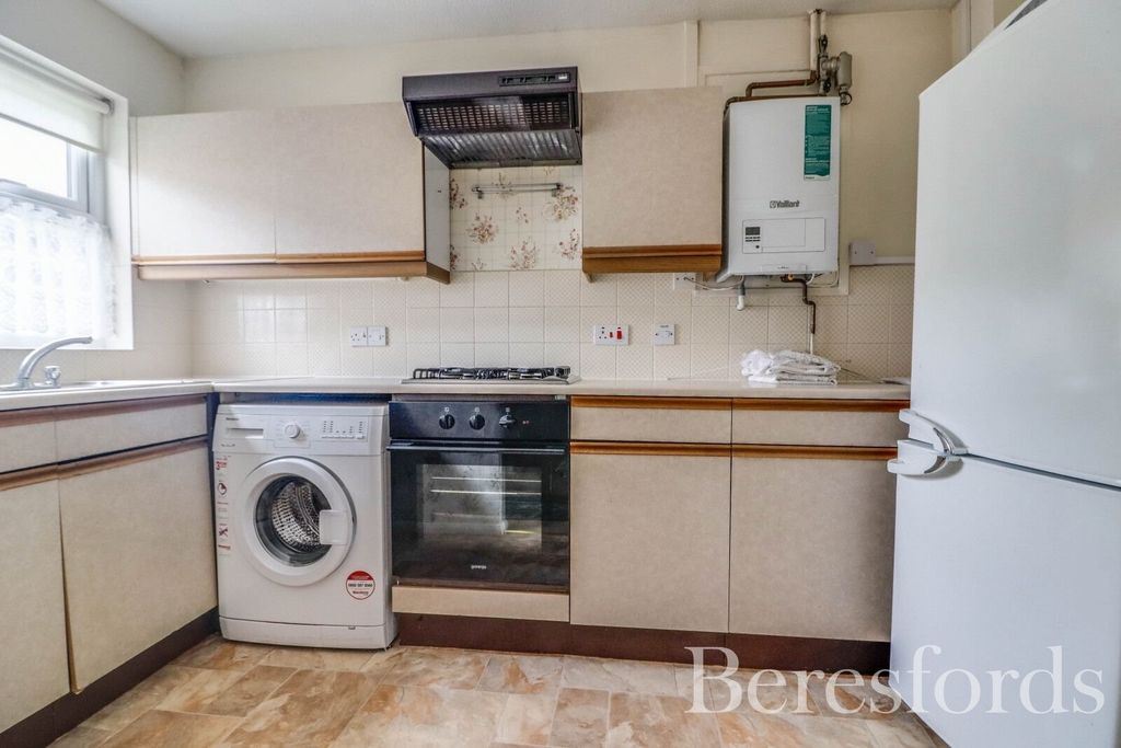 Property photo 2 of 17 Picture No. 24