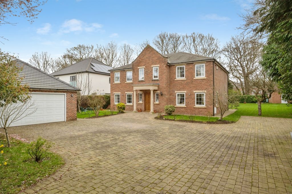 Property photo 1 of 22