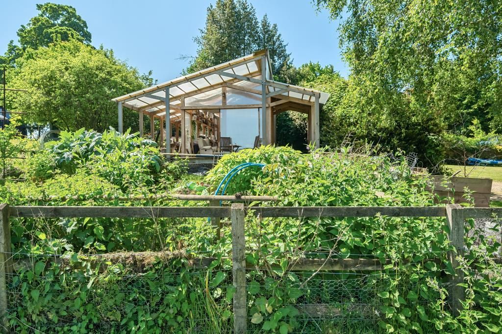 Property photo 3 of 11 External