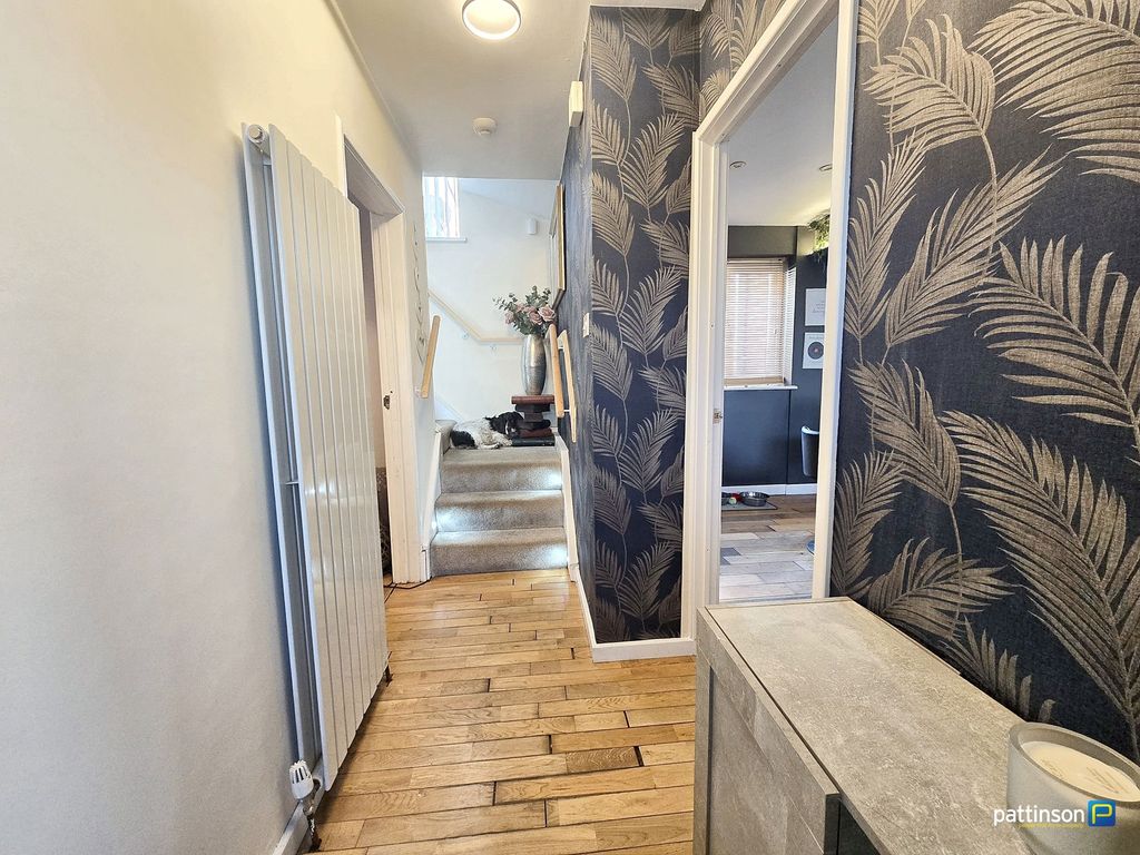 Property photo 3 of 25
