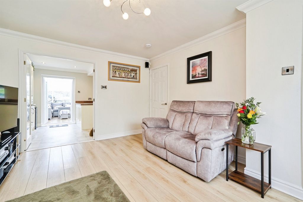 Property photo 3 of 21