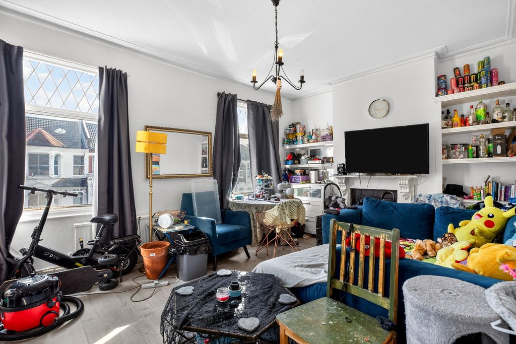 Property photo 2 of 20