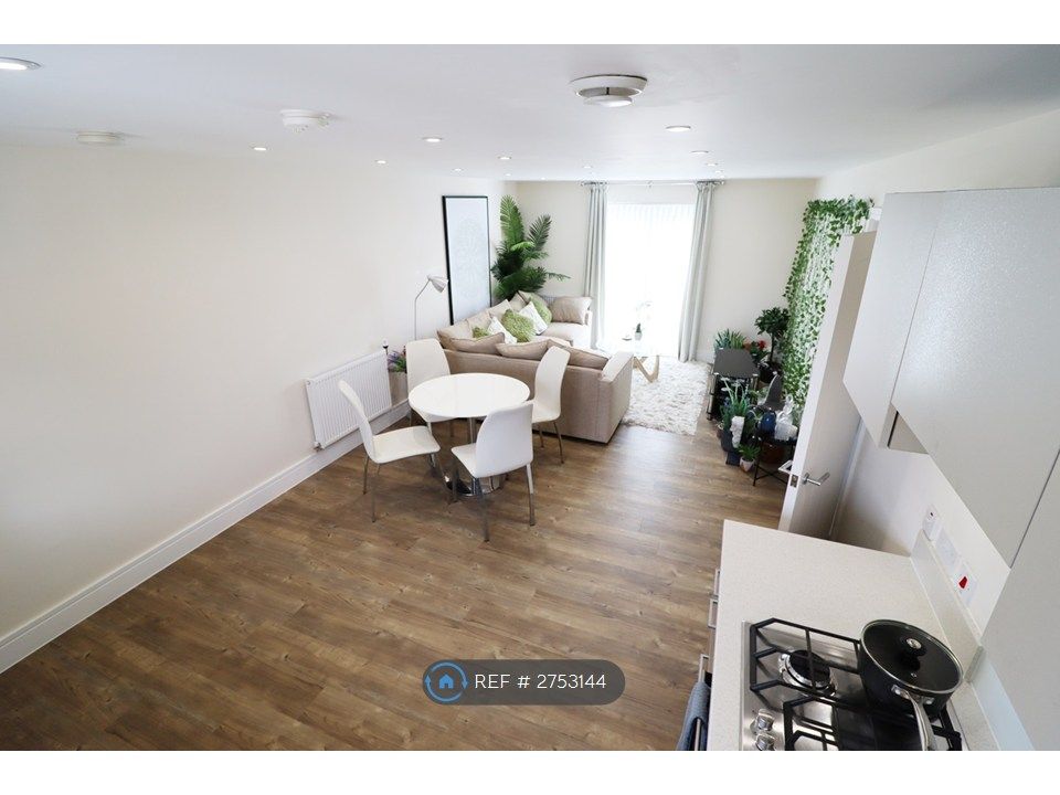 Property photo 3 of 21