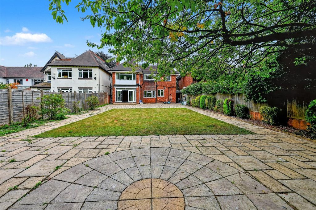 Property photo 2 of 35 Garden (1).Jpg