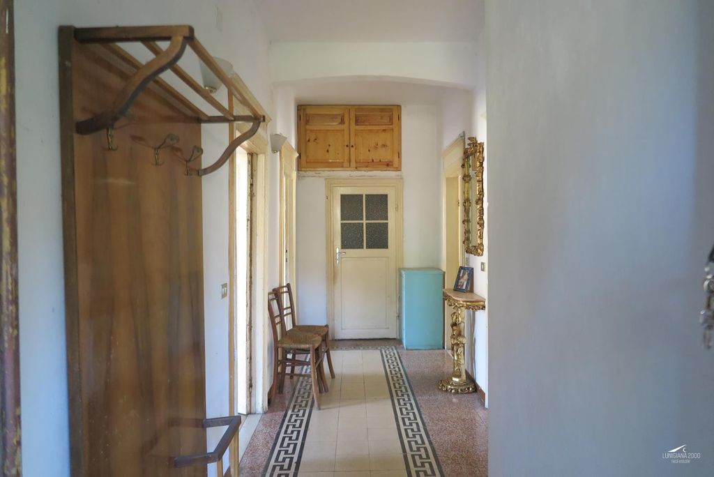 Property photo 3 of 70