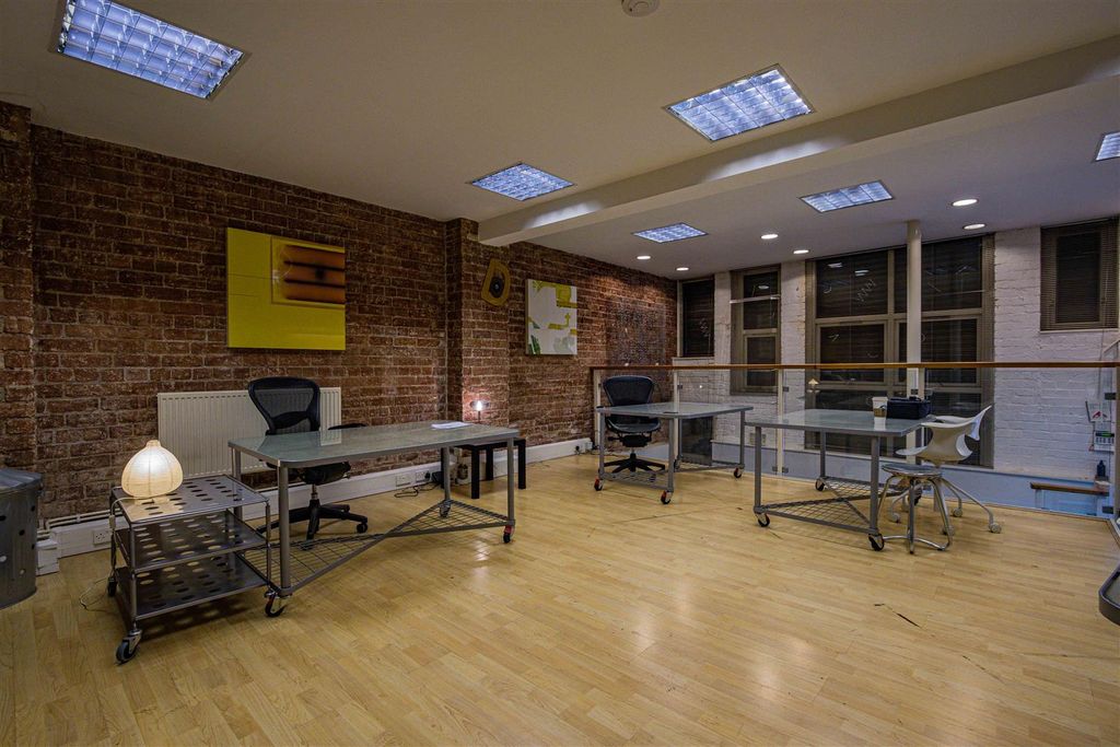 Property photo 3 of 9 Img-2.Jpg