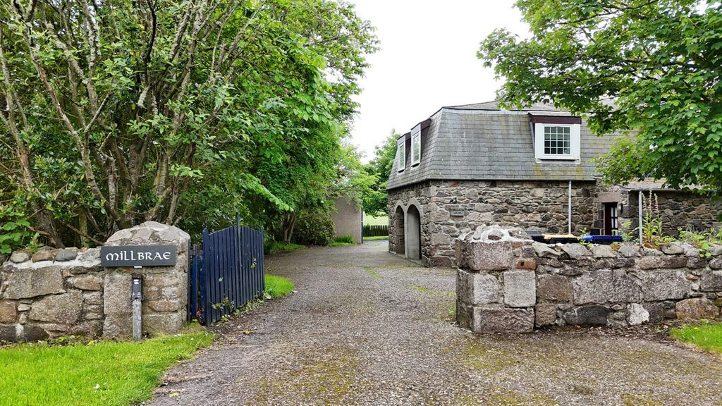 Property photo 2 of 44
