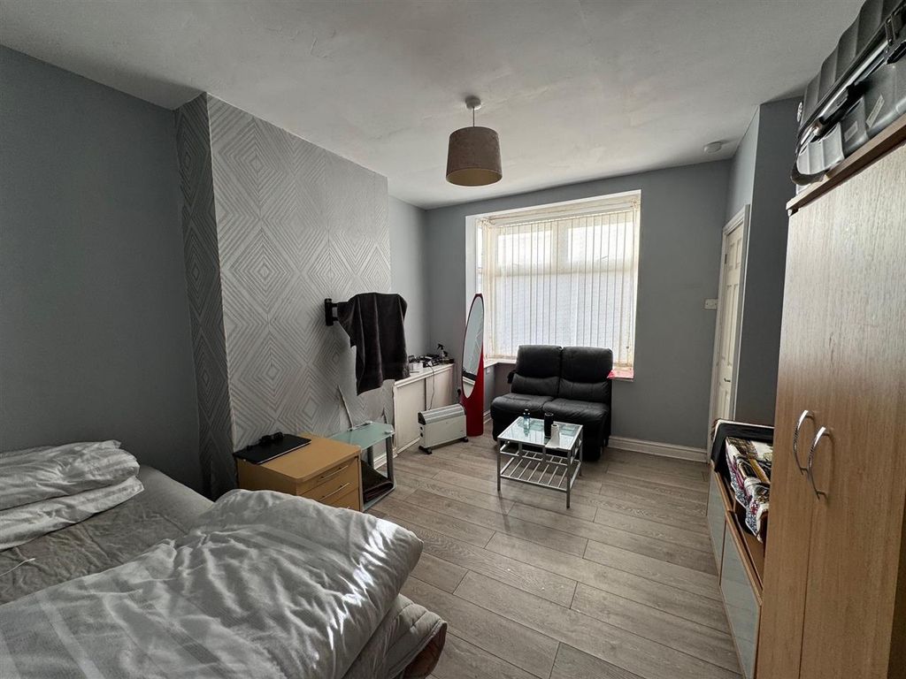 Property photo 2 of 6 Lounge