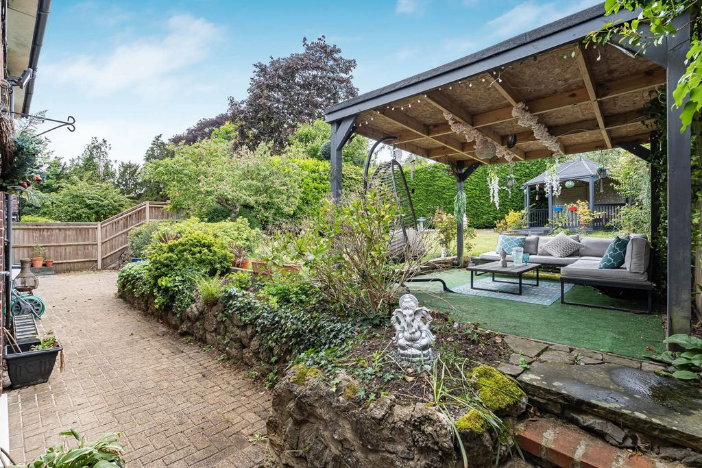 Additional image 21 of 5 bed detached house for saleManor Road, Aldershot, Hampshire GU11