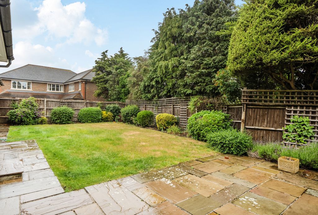 Property photo 3 of 25 1464556-27-6A202d...