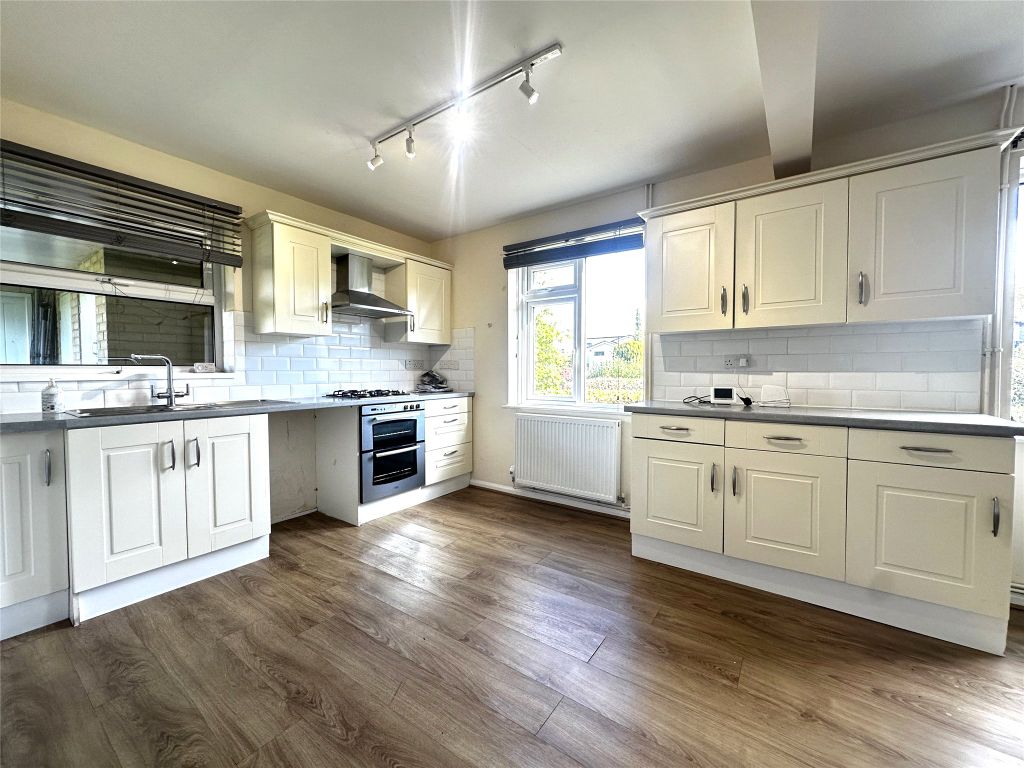 Property photo 3 of 15 Kitchen